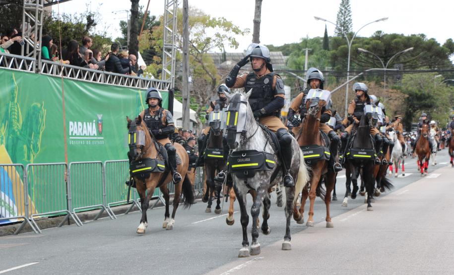 Tropas da Polícia Militar participam do desfile cívico-militar alusivo ao Dia da Independência.