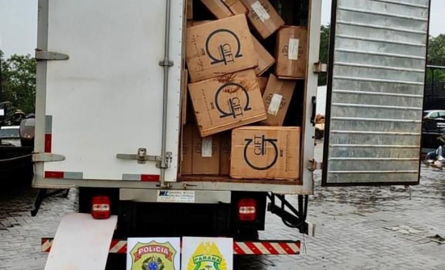 BPFRON apreende 12.500 caixas de cigarros de origem estrangeira em Guaíra.