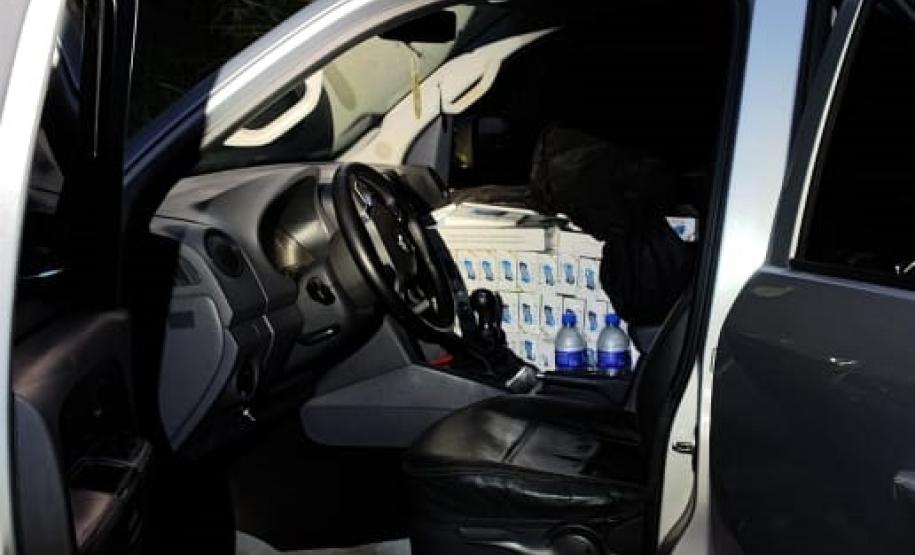 Com apoio de helicóptero, PM recupera caminhonete furtada carregada de cigarros na região Oeste do Estado.