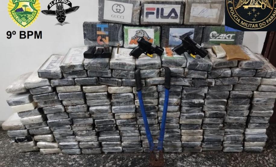 Policiais Militares apreendem caminhão carregado com 176 kg de cocaína em Paranaguá