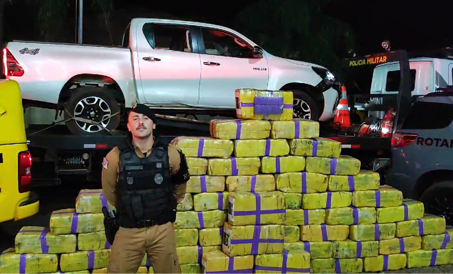 Polícia Militar apreendem 940 quilos de maconha em área rural de Querência do Norte.