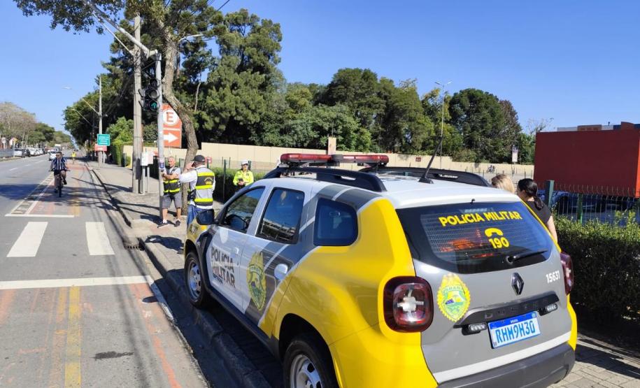 AÇÃO NAS CANALETAS DE ÔNIBUS