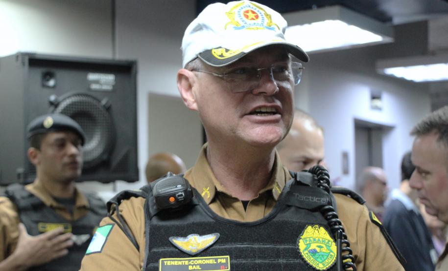 Os visitantes têm a chance de ver de perto documentos históricos