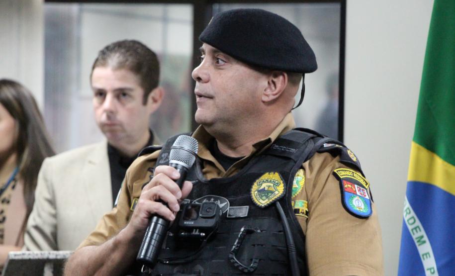 Os visitantes têm a chance de ver de perto documentos históricos