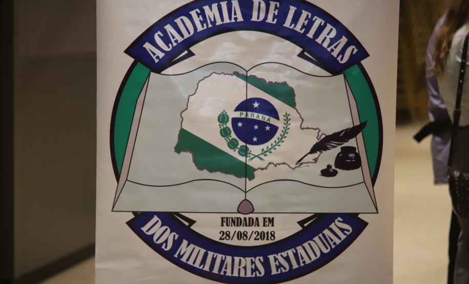 O evento contou com a presença de diversas autoridades civis e militares, além de amigos e familiares dos membros da academia
