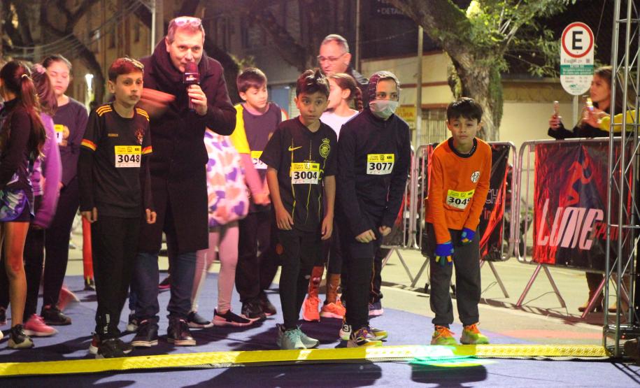 O evento contou com categorias diversificadas, incluindo masculino, feminino, militares, Pessoas com Deficiência (PCDs) e até mesmo uma categoria Kids