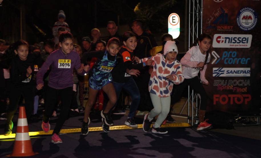 O evento contou com categorias diversificadas, incluindo masculino, feminino, militares, Pessoas com Deficiência (PCDs) e até mesmo uma categoria Kids