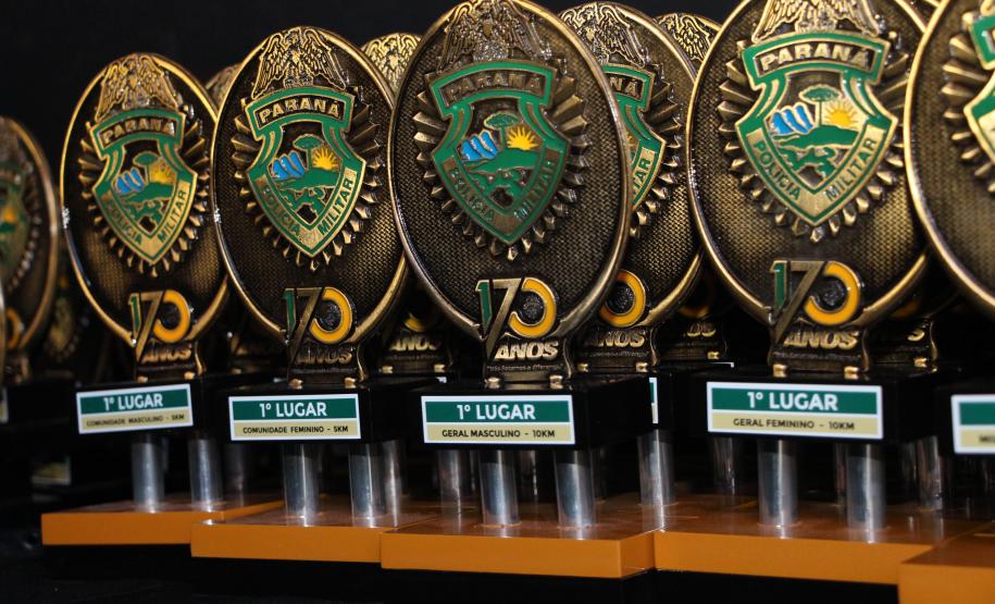 O evento contou com categorias diversificadas, incluindo masculino, feminino, militares, Pessoas com Deficiência (PCDs) e até mesmo uma categoria Kids