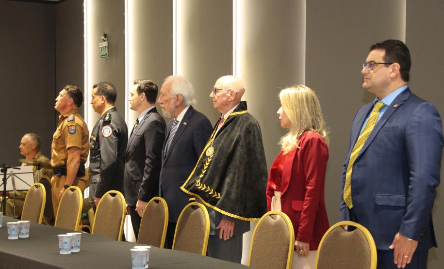 O evento contou com a presença de diversas autoridades civis e militares, além de amigos e familiares dos membros da academia