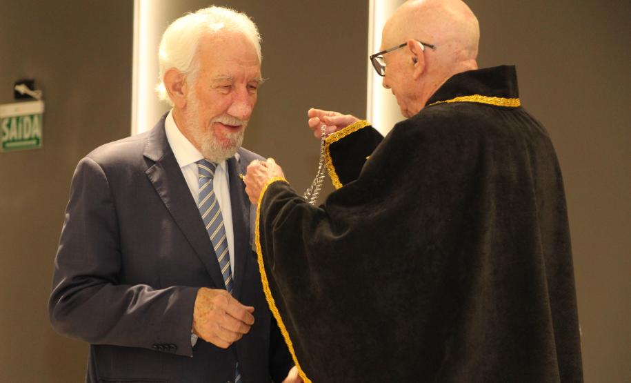 O evento contou com a presença de diversas autoridades civis e militares, além de amigos e familiares dos membros da academia