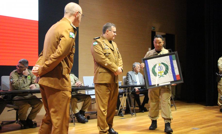 O Coronel André Cristiano Dorecki, que estava à frente do 3º CRPM, transmitiu oficialmente o comando ao Tenente-Coronel Carlos Alberto Rocha