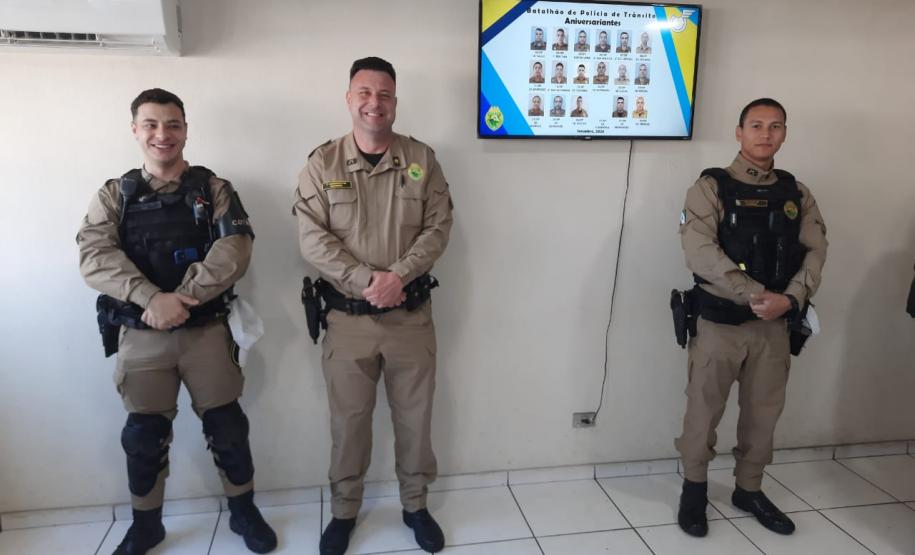 Café dos aniversáriantes e Policial destaque do mês