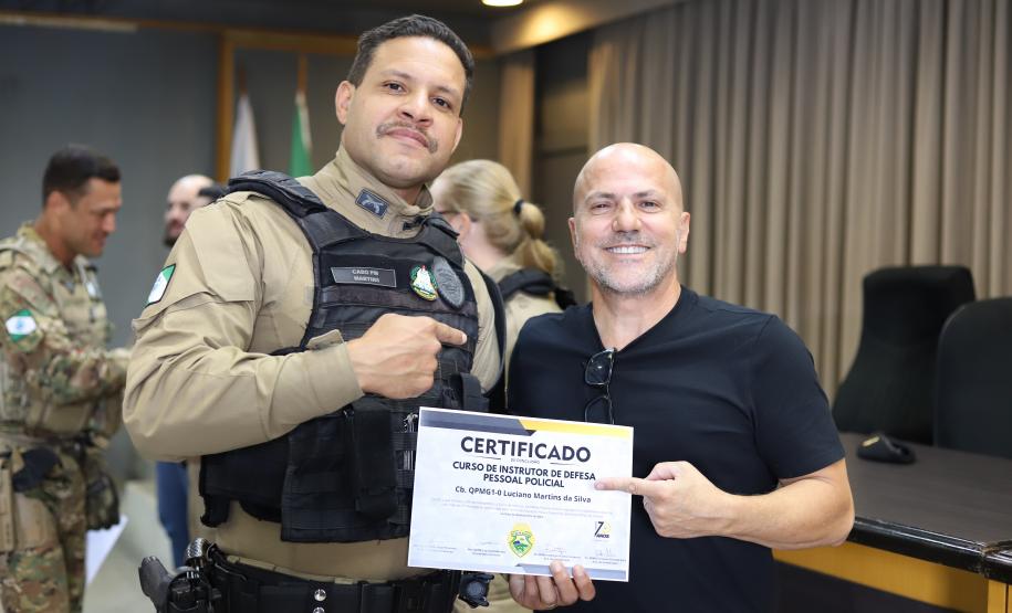 Formatura do Curso de Capacitação em Instrutor de Defesa Pessoal Policial marca fortalecimento da doutrina na PMPR
