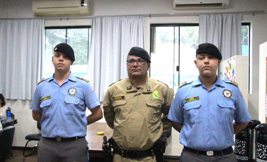 Comandante-geral da PMPR visita 4º Colégio da PM em Maringá