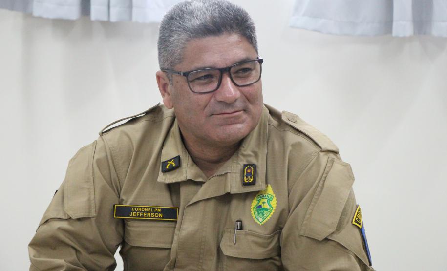 Comandante-geral da PMPR visita 4º Colégio da PM em Maringá