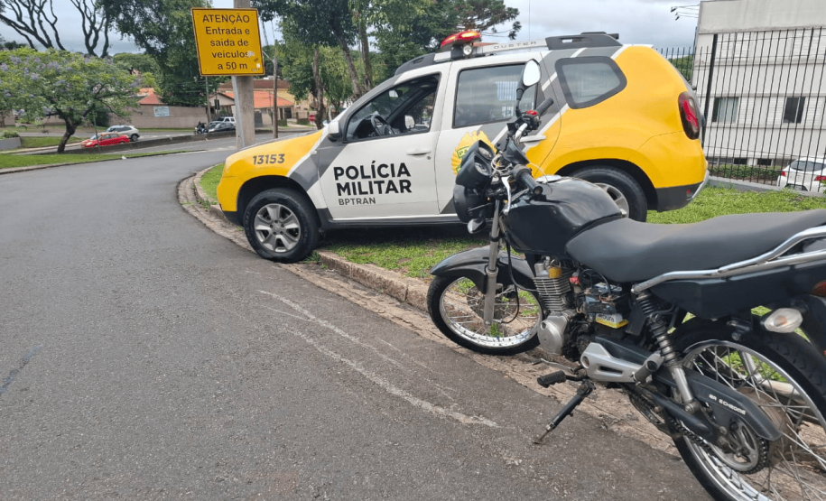 OPERAÇÃO DO COTAMOTRAN APREENDE MOTO COM SINAL IDENTIFICADOR ALDULTERADO E DROGAS