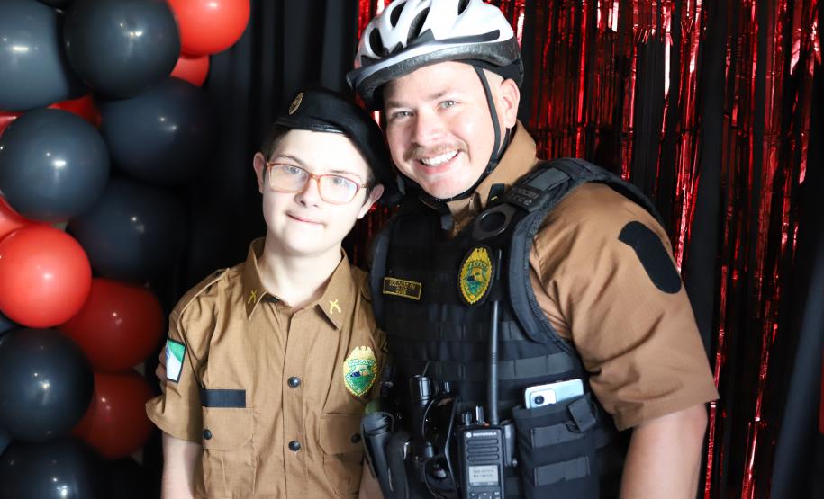 Fã mirim da PMPR ganha festa especial