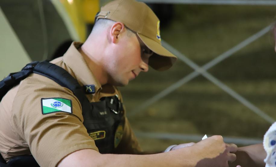 O policiamento ostensivo esteve presente nos locais de maior movimento, como praias, praças e eventos públicos, garantindo a segurança durante os shows e queima de fogos.