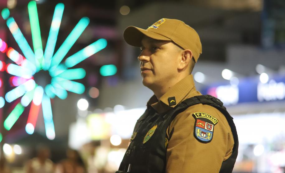 O policiamento ostensivo esteve presente nos locais de maior movimento, como praias, praças e eventos públicos, garantindo a segurança durante os shows e queima de fogos.