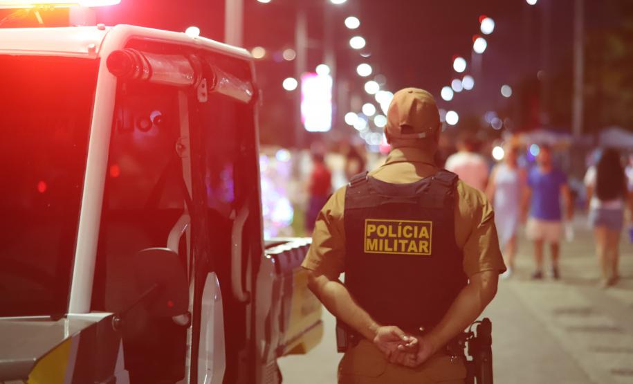 O policiamento ostensivo esteve presente nos locais de maior movimento, como praias, praças e eventos públicos, garantindo a segurança durante os shows e queima de fogos.
