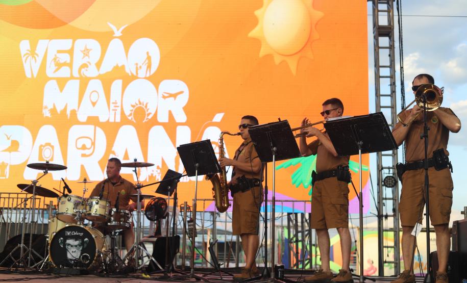 Banda da Polícia Militar do Paraná (PMPR) se apresentou no Palco Sunset