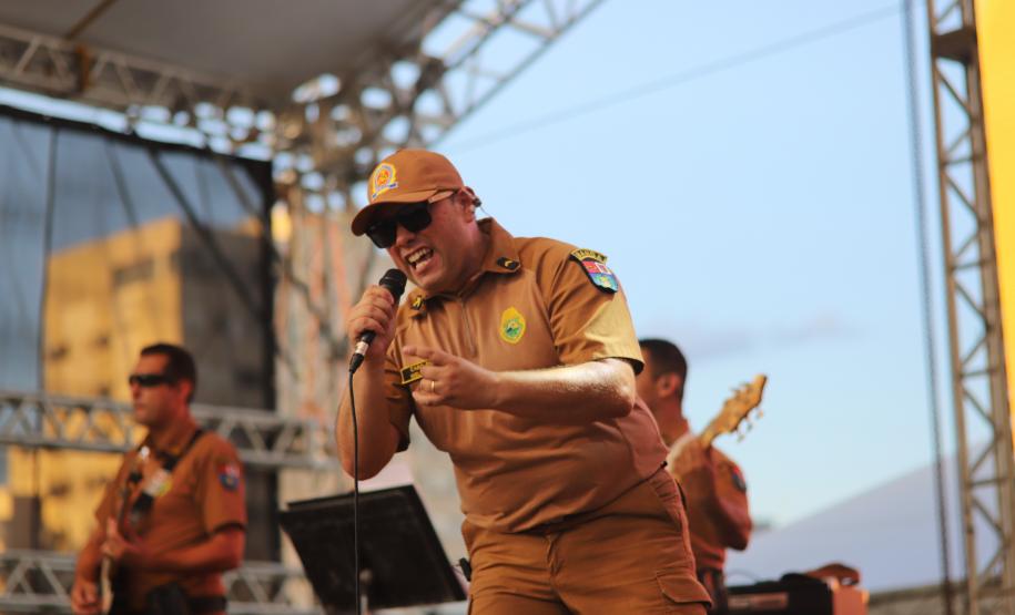 Banda da Polícia Militar do Paraná (PMPR) se apresentou no Palco Sunset