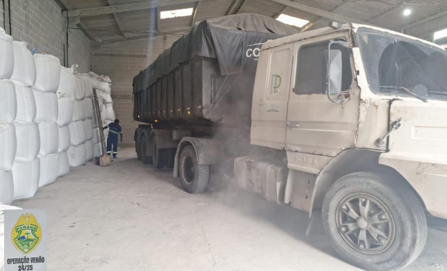 30 toneladas de fertilizante foram recuperadas, avaliadas em aproximadamente R$ 115 mil