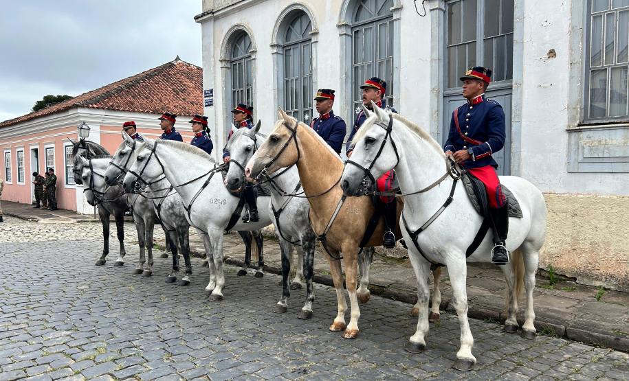 PMPR participa de solenidade alusiva aos 131 anos do Cerco da Lapa