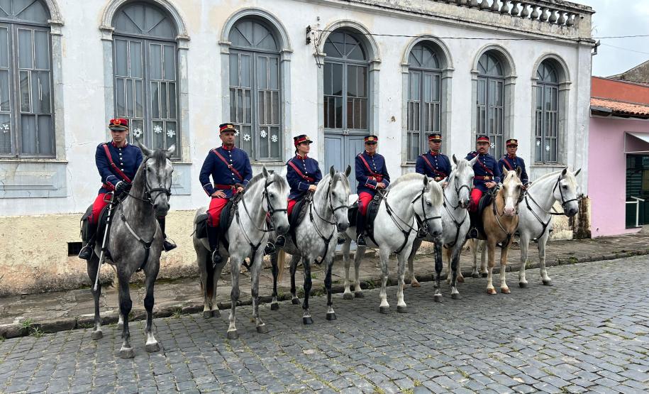 PMPR participa de solenidade alusiva aos 131 anos do Cerco da Lapa