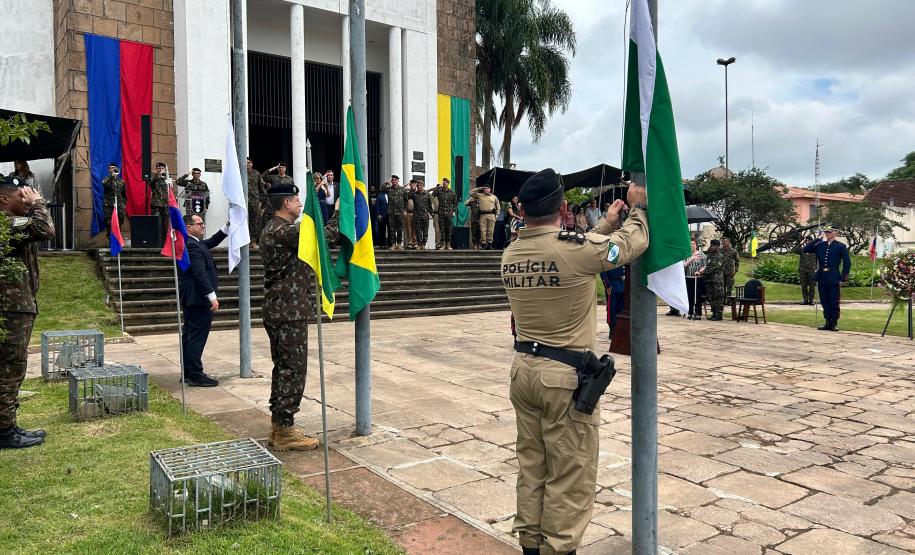 PMPR participa de solenidade alusiva aos 131 anos do Cerco da Lapa