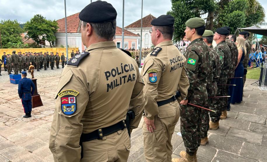 PMPR participa de solenidade alusiva aos 131 anos do Cerco da Lapa