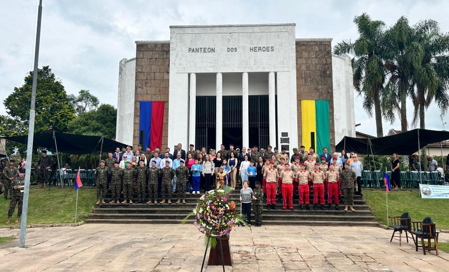 PMPR participa de solenidade alusiva aos 131 anos do Cerco da Lapa