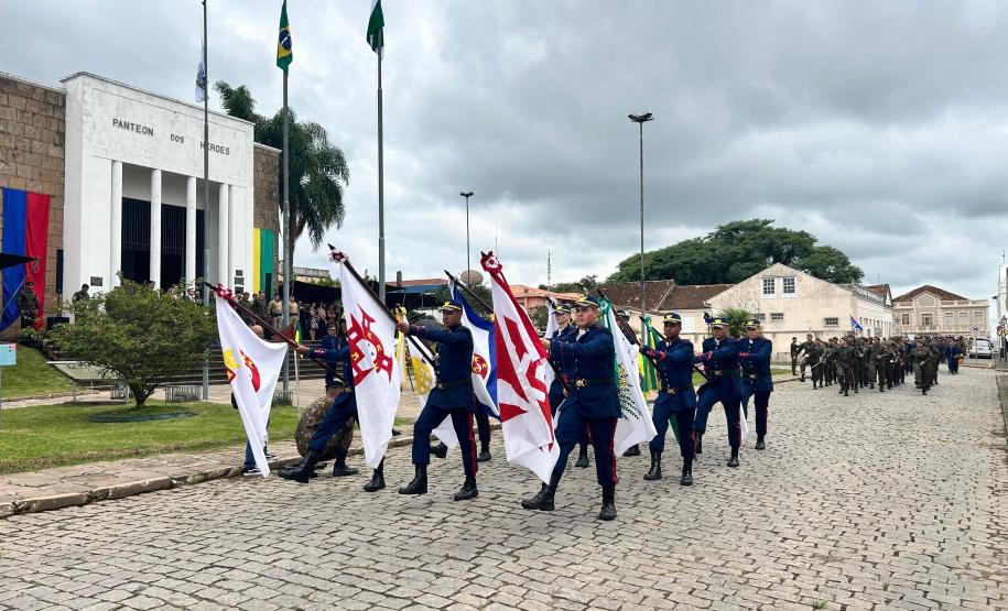 PMPR participa de solenidade alusiva aos 131 anos do Cerco da Lapa