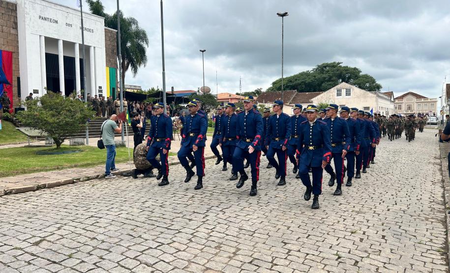 PMPR participa de solenidade alusiva aos 131 anos do Cerco da Lapa