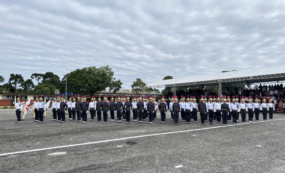 Polícia Militar do Paraná realiza solenidade de entrega do Espadim Tiradentes na Academia do Guatupê