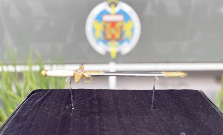 Polícia Militar do Paraná realiza solenidade de entrega do Espadim Tiradentes na Academia do Guatupê