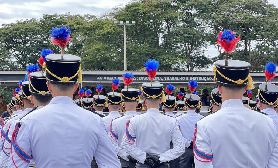 Polícia Militar do Paraná realiza solenidade de entrega do Espadim Tiradentes na Academia do Guatupê