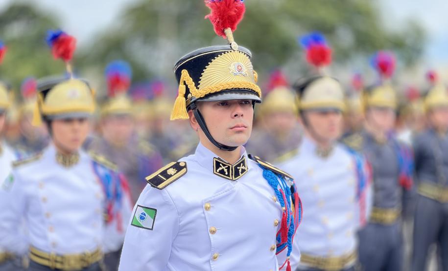 Polícia Militar do Paraná realiza solenidade de entrega do Espadim Tiradentes na Academia do Guatupê