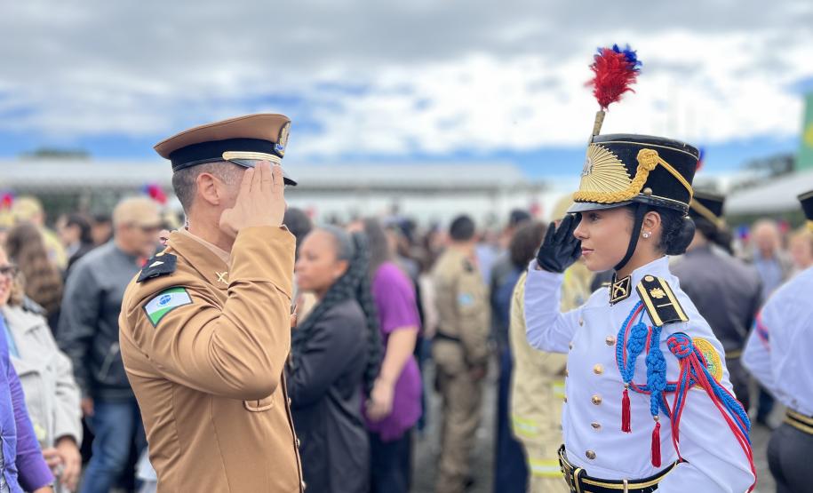 Polícia Militar do Paraná realiza solenidade de entrega do Espadim Tiradentes na Academia do Guatupê