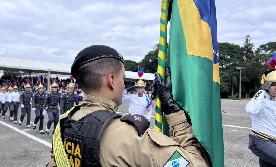 Polícia Militar do Paraná realiza solenidade de entrega do Espadim Tiradentes na Academia do Guatupê