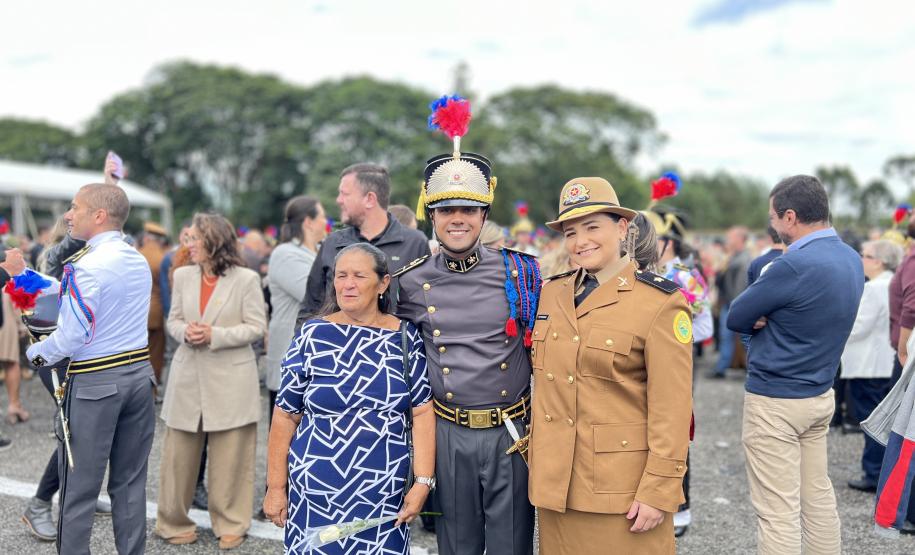 Polícia Militar do Paraná realiza solenidade de entrega do Espadim Tiradentes na Academia do Guatupê