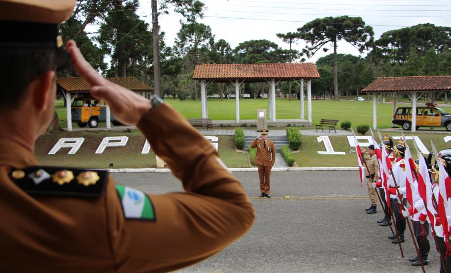 Polícia Militar do Paraná realiza solenidade alusiva a Tiradentes na Academia do Guatupê