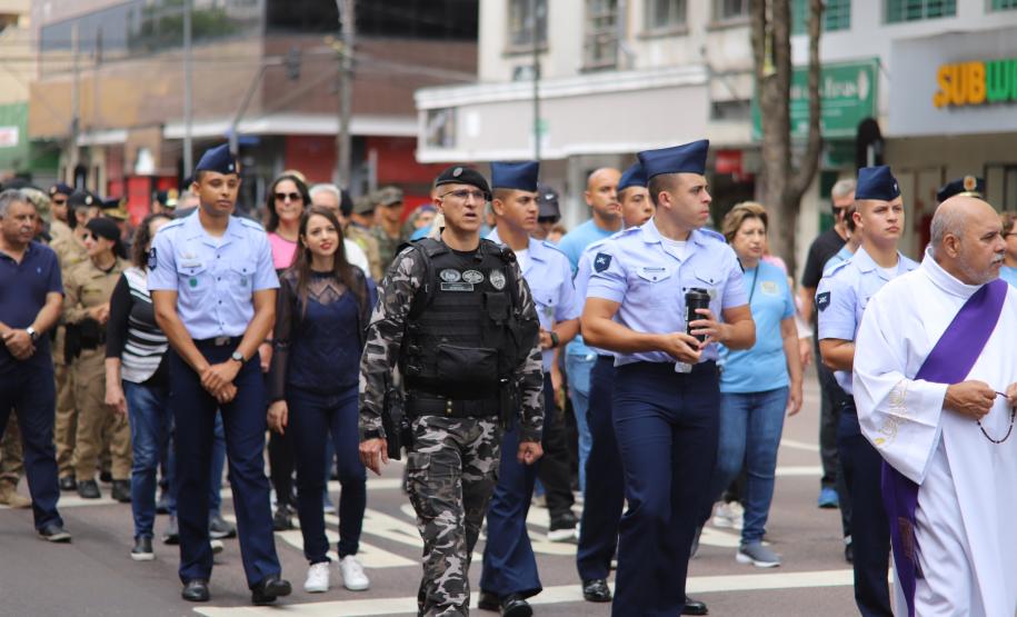PMPR participa da Caminhada do Jubileu das Forças Armadas e de Segurança Pública