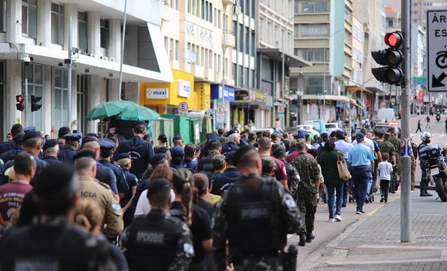 PMPR participa da Caminhada do Jubileu das Forças Armadas e de Segurança Pública