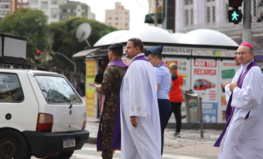 PMPR participa da Caminhada do Jubileu das Forças Armadas e de Segurança Pública