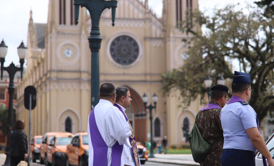 PMPR participa da Caminhada do Jubileu das Forças Armadas e de Segurança Pública