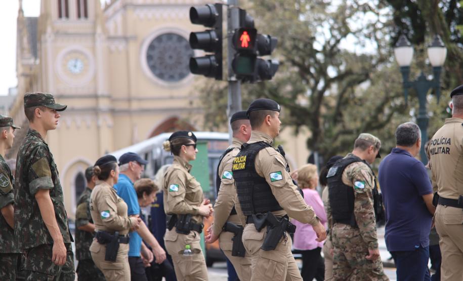 PMPR participa da Caminhada do Jubileu das Forças Armadas e de Segurança Pública