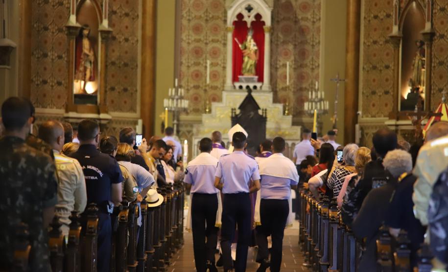 PMPR participa da Caminhada do Jubileu das Forças Armadas e de Segurança Pública