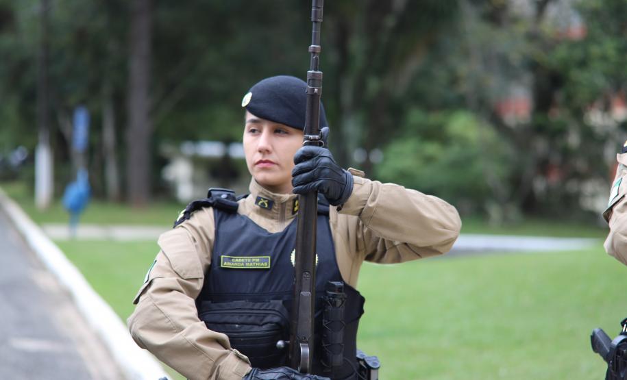 Polícia Militar do Paraná realiza solenidade de entrega do Espadim Tiradentes na Academia do Guatupê