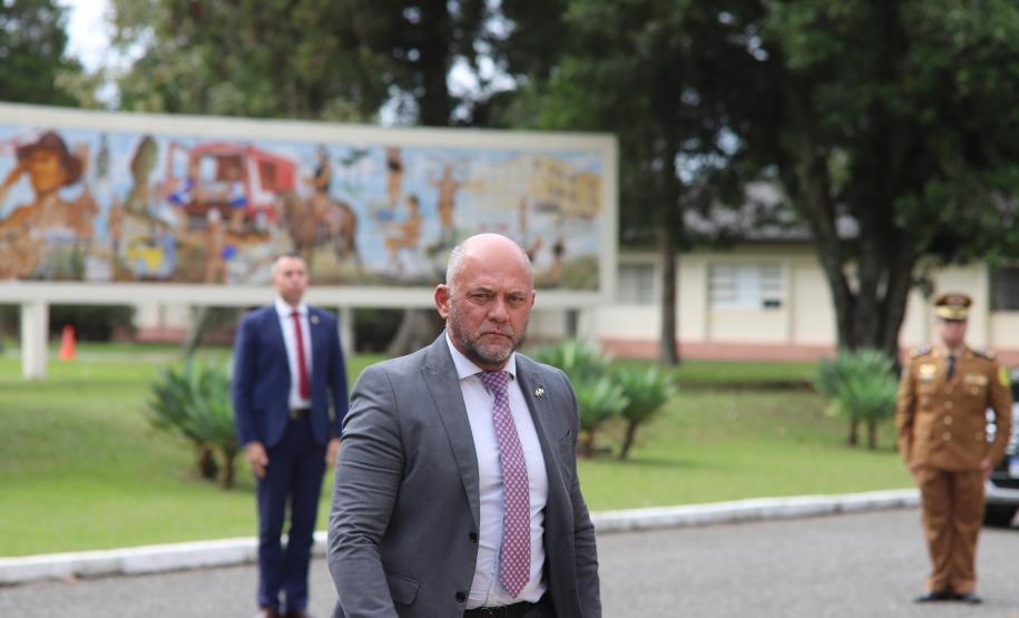 Polícia Militar do Paraná realiza solenidade de entrega do Espadim Tiradentes na Academia do Guatupê